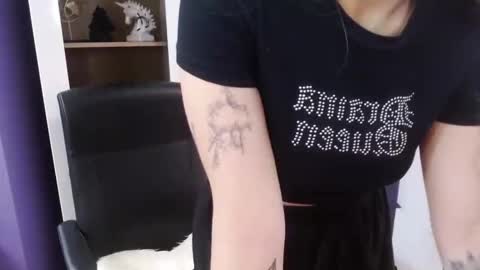 Z O E Y online show from October 1, 4:50 am