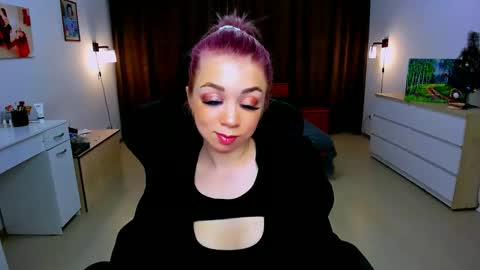 Nicole online show from December 31, 9:21 am