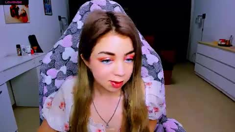 Nicole online show from March 8, 12:28 pm