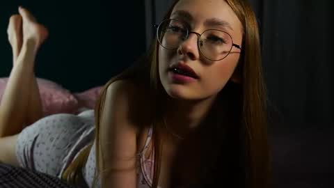  LiLy online show from October 15, 3:36 pm