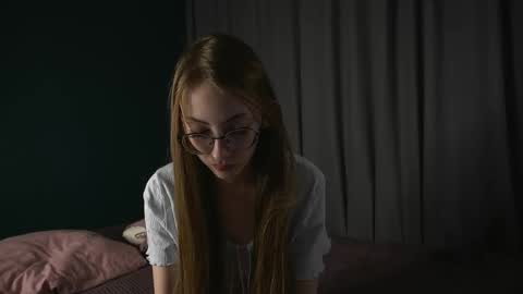  LiLy online show from October 9, 5:06 pm