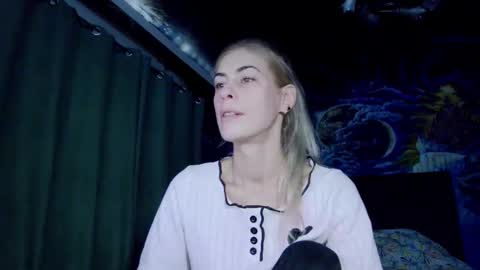 blonde4pasion online show from November 22, 4:48 am