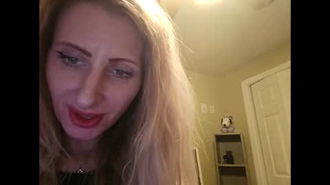 Gia  online show from January 13, 10:45 pm