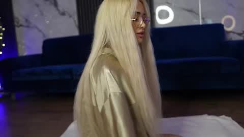 blondie_muller online show from February 6, 9:40 pm