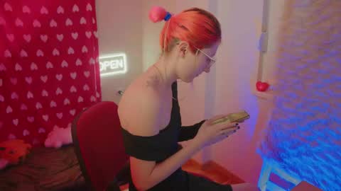 Bloom online show from February 15, 2:38 pm