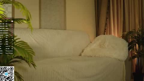 Elly online show from March 30, 4:06 pm