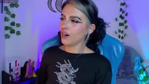 blue_kittenn online show from September 18, 6:01 am