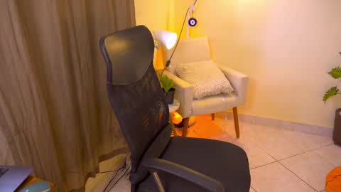 FLORAA online show from November 26, 3:46 pm