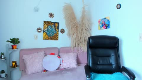  Salma Independent Model online show from February 7, 5:07 pm