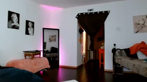 BombshellBaeby online show from October 15, 5:48 pm