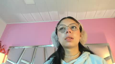 Bonnie  online show from May 19, 1:40 pm