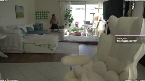 Miley online show from March 7, 11:23 pm