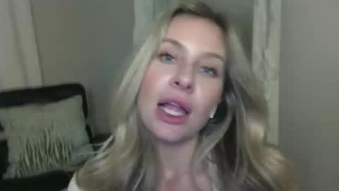 bpkylie online show from November 12, 1:36 am