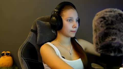 Alice online show from December 22, 3:48 pm