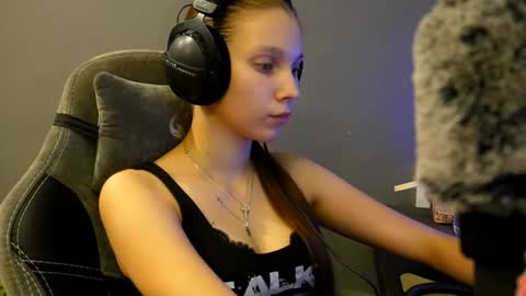 Alice online show from December 16, 8:15 pm