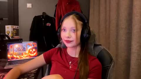 Alice online show from November 1, 2:21 pm