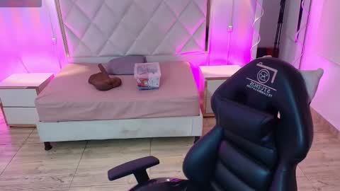 BRENDDA  online show from September 19, 3:16 am