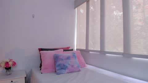 Brisa  online show from February 3, 4:10 pm