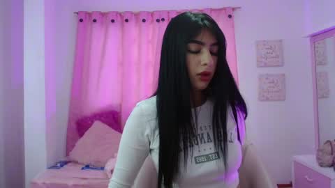 britannie_ online show from May 11, 12:29 pm