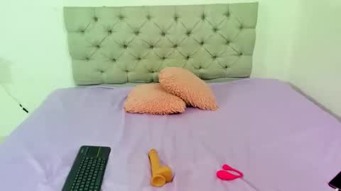 Jessica online show from December 18, 3:55 am