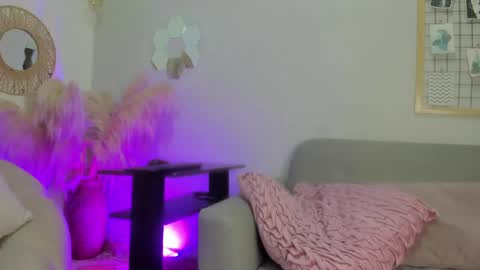 britnney_18 online show from February 22, 10:29 am