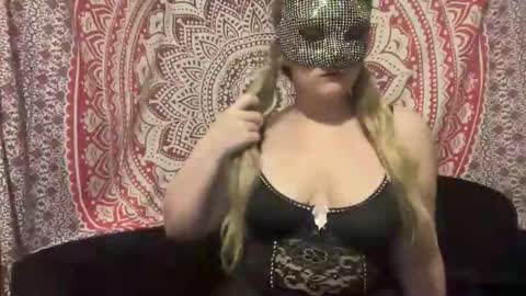 broke_for_bella online show from March 3, 8:48 pm