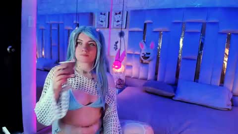     online show from April 14, 4:29 pm