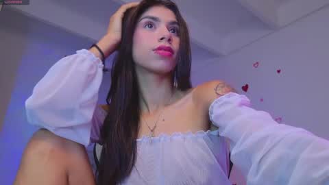 SARAH  online show from March 28, 9:42 am