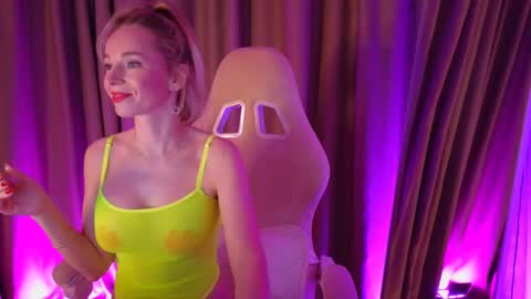 bubbling_crush online show from February 22, 10:37 pm