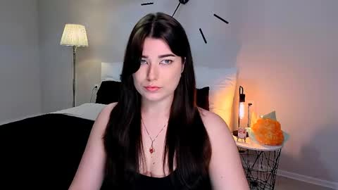 Ari online show from April 8, 3:47 pm