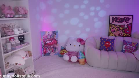 Stella online show from April 1, 10:40 pm