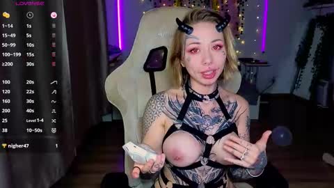 bunnykelly online show from October 25, 7:10 pm