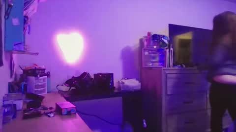 busybee83 online show from January 12, 11:04 am