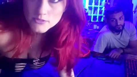 busybee83 online show from January 28, 8:58 pm