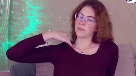 Caitlin online show from November 24, 4:03 am