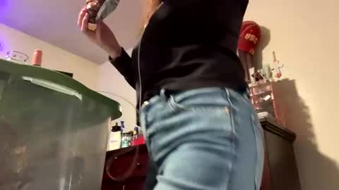 calishop1 online show from February 19, 2:44 am