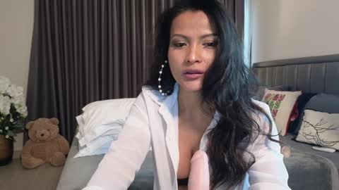 Call Me Linda online show from January 5, 2:38 am