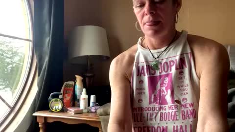 Calli online show from February 5, 7:06 pm