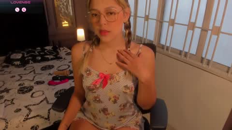   online show from December 10, 1:22 pm