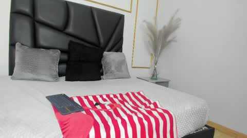 camiirosse online show from May 19, 7:54 pm