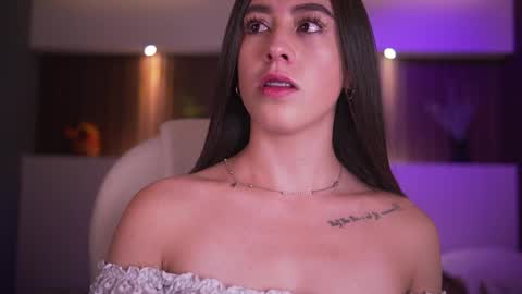 camila_martinez9 online show from November 20, 11:33 am