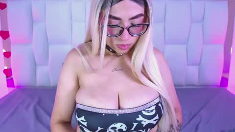 Camille online show from March 31, 1:22 pm