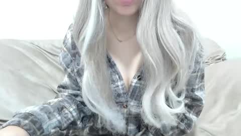 CamilleBunny online show from December 20, 5:33 am