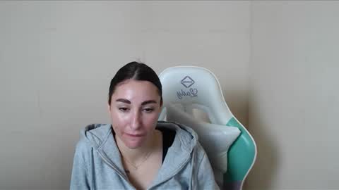 cammila horn online show from October 22, 7:46 am