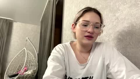 candelariahile online show from February 13, 2:30 pm