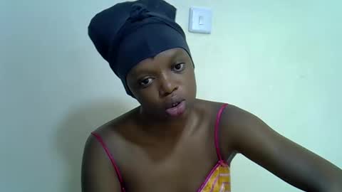 candiemaya online show from April 18, 9:45 am