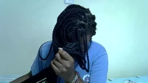 candiemaya online show from February 9, 8:38 am