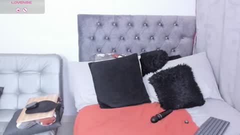 YECENIA - online show from October 31, 4:36 am