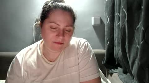 Laura online show from December 4, 12:13 am