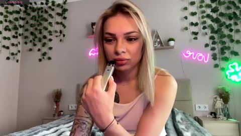Candy online show from May 22, 9:29 am
